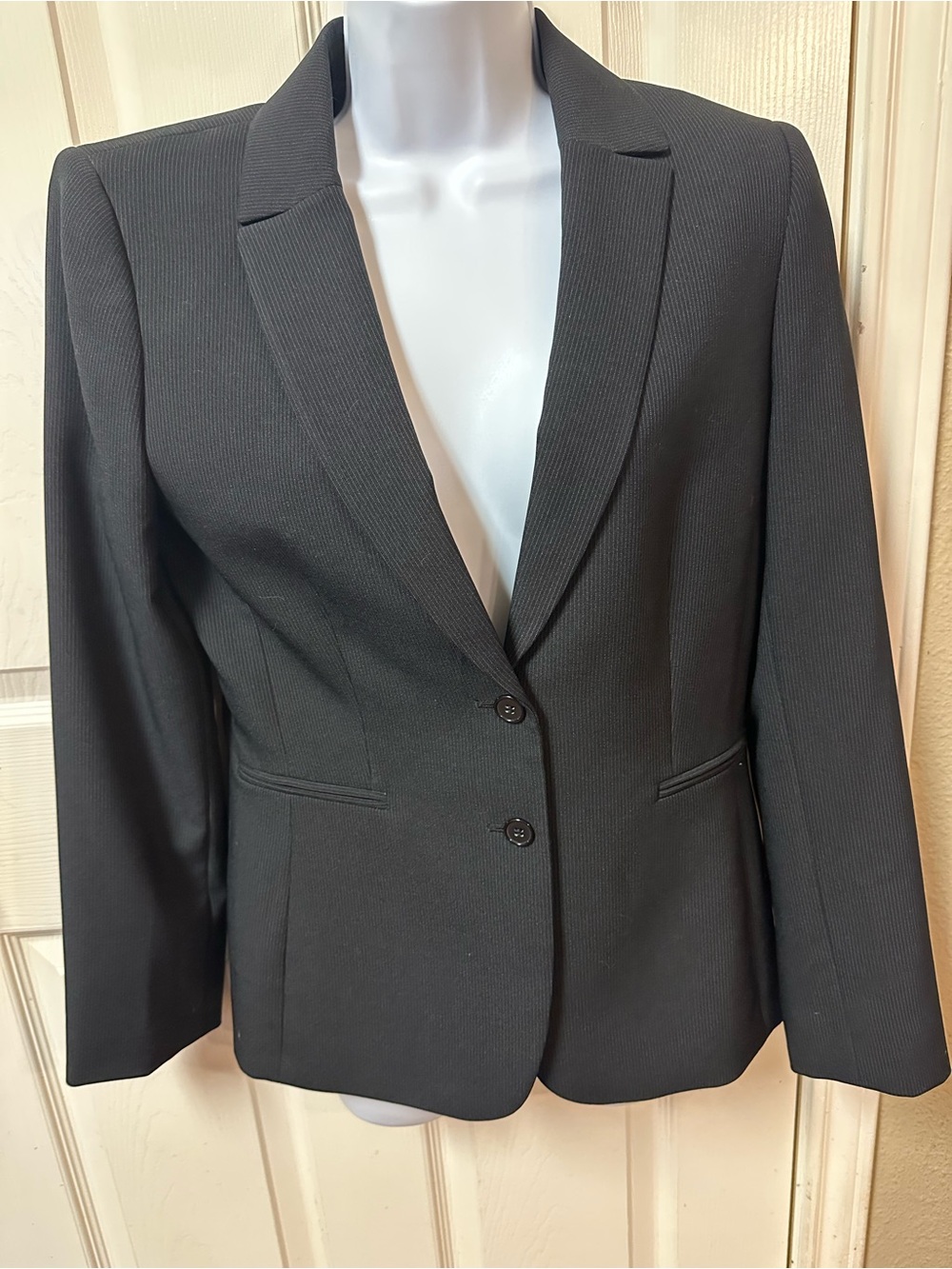 Tahari Black Tailored Two-Button Blazer